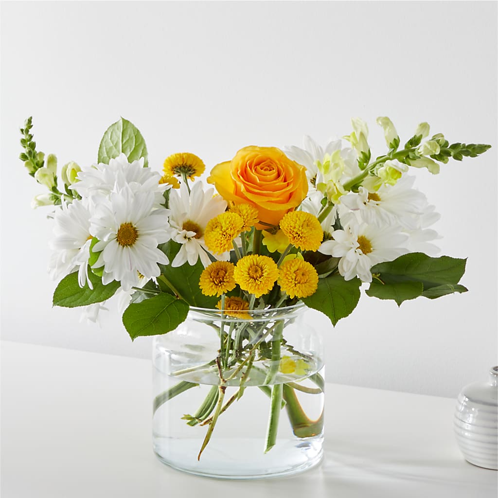 Sun Salutation Bouquet – Holtschlag Florist, Quincy IL