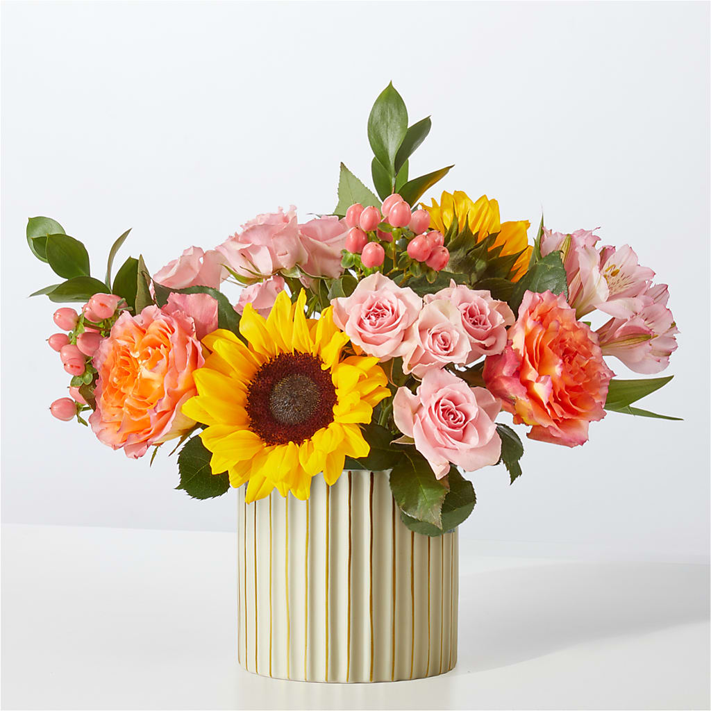 Sun's Out Bouquet – Holtschlag Florist, Quincy IL