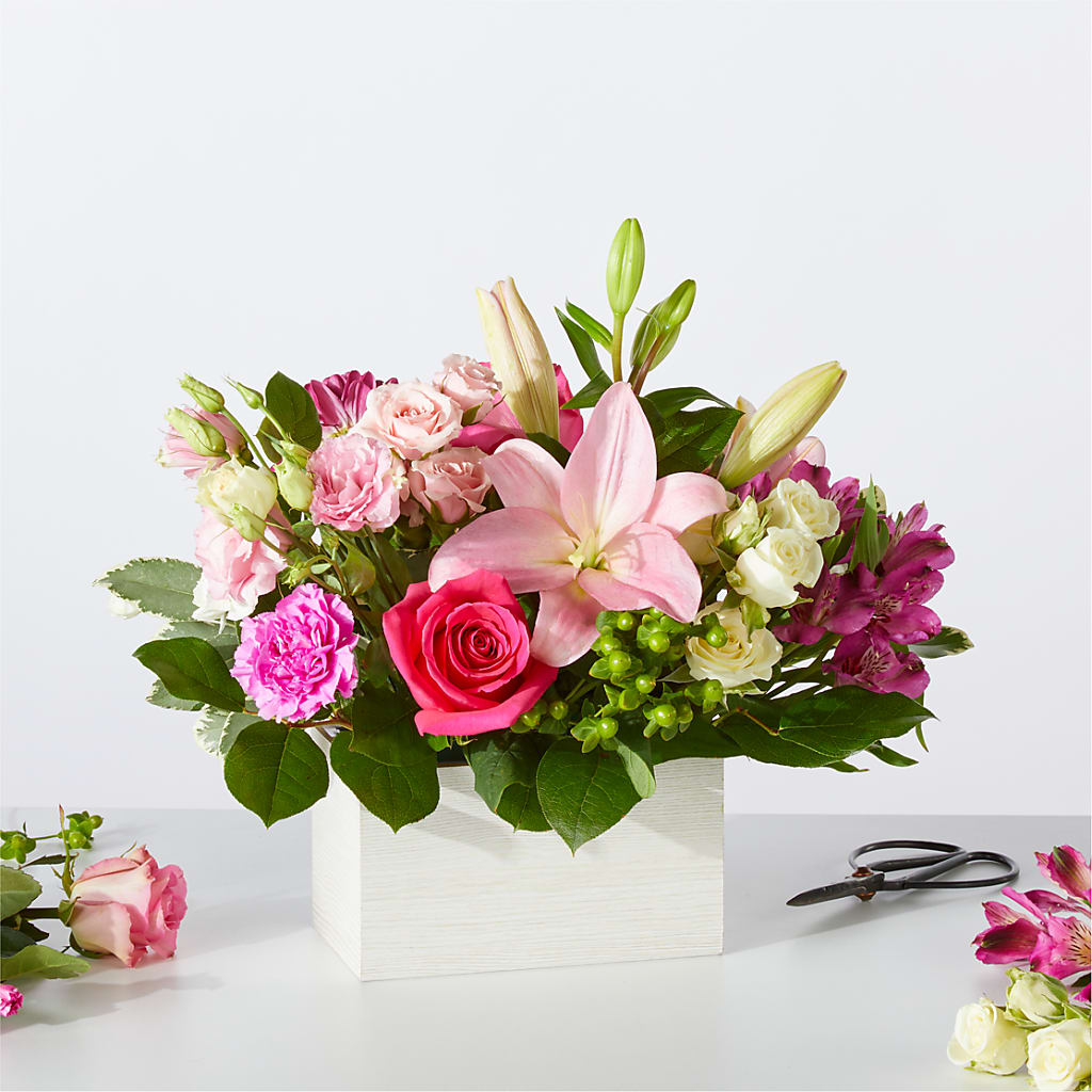 Sweetberry Box – A Florist Original – Holtschlag Florist, Quincy IL
