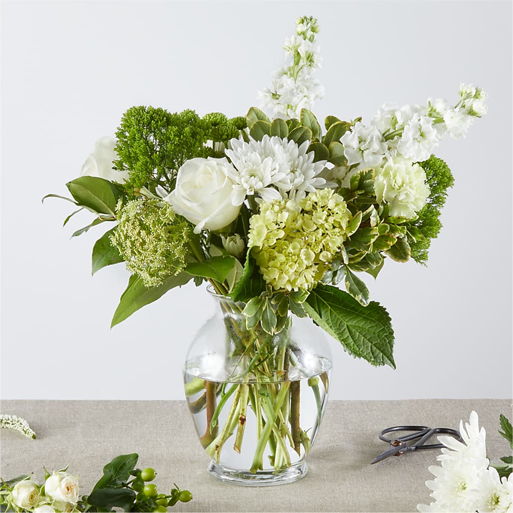Irish Garden - A Florist Original – Holtschlag Florist, Quincy IL
