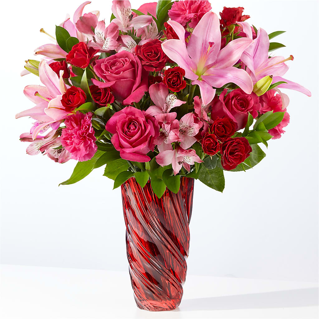 In Love Bouquet with Luxe Swirl Vase – Holtschlag Florist, Quincy IL