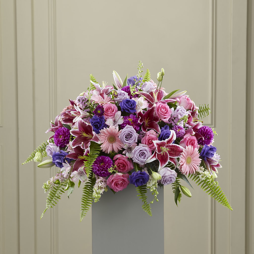 Fare Thee Well Pedestal – Holtschlag Florist, Quincy IL