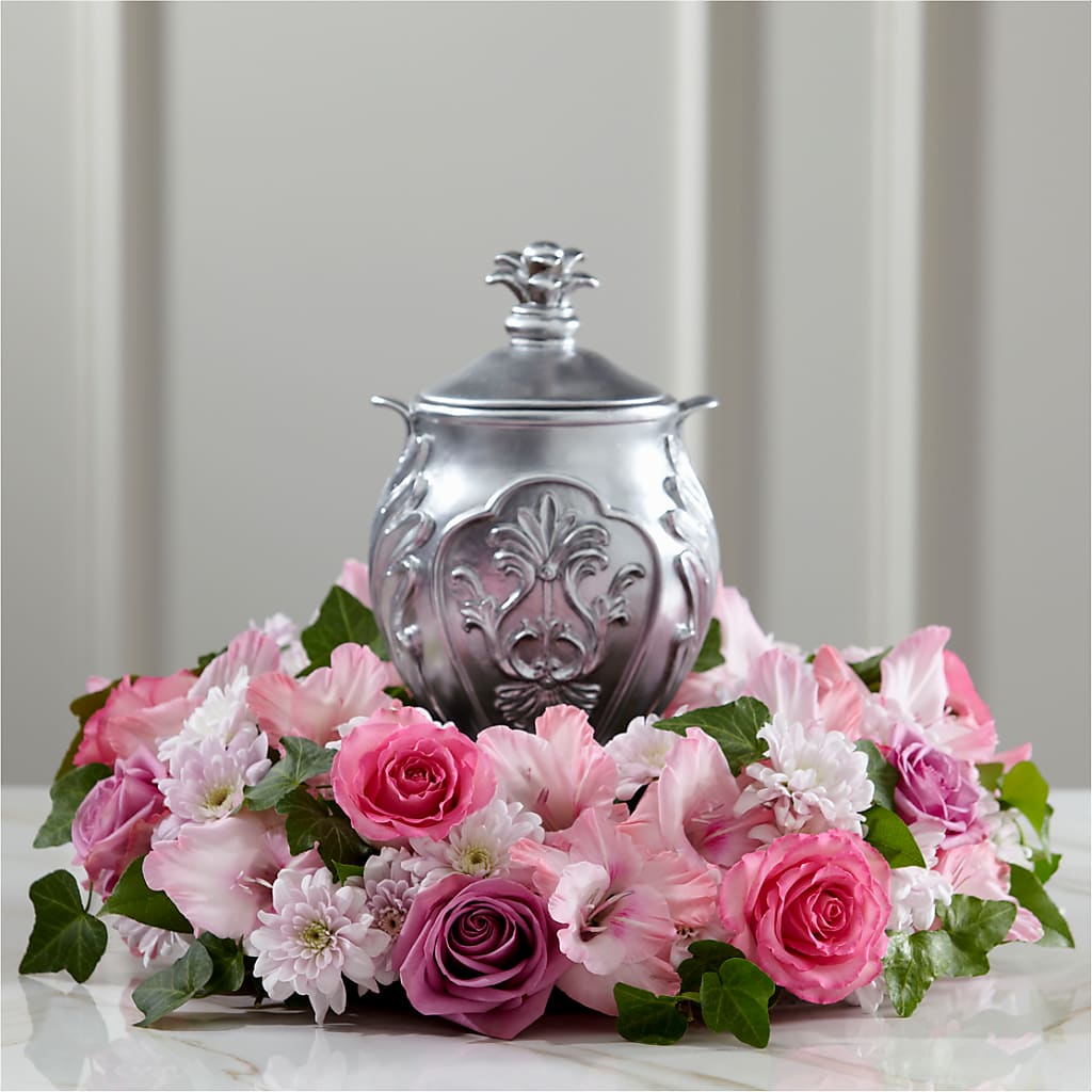 Glorious Tribute Arrangement – Holtschlag Florist, Quincy IL