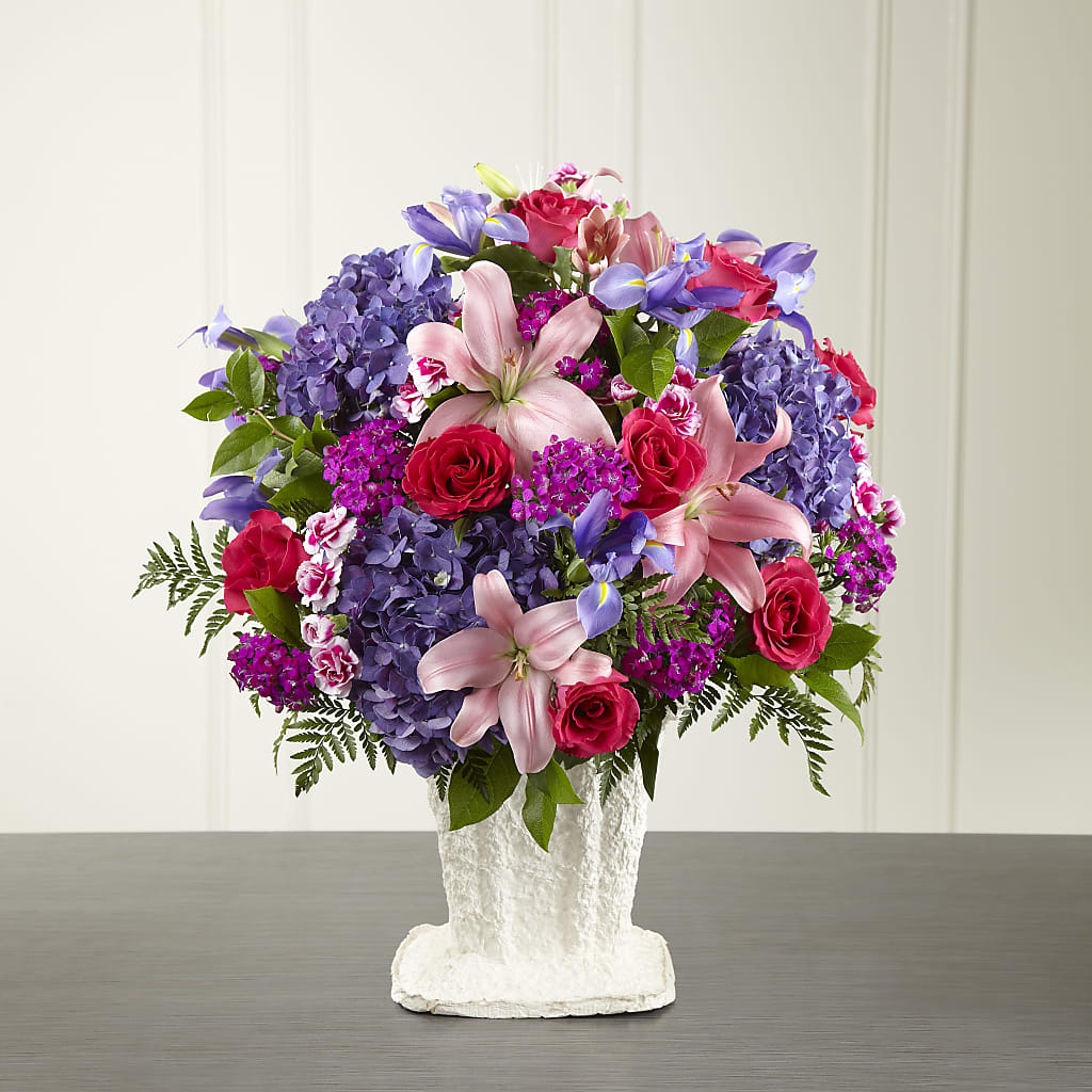 We Fondly Remember Arrangement – Holtschlag Florist, Quincy IL