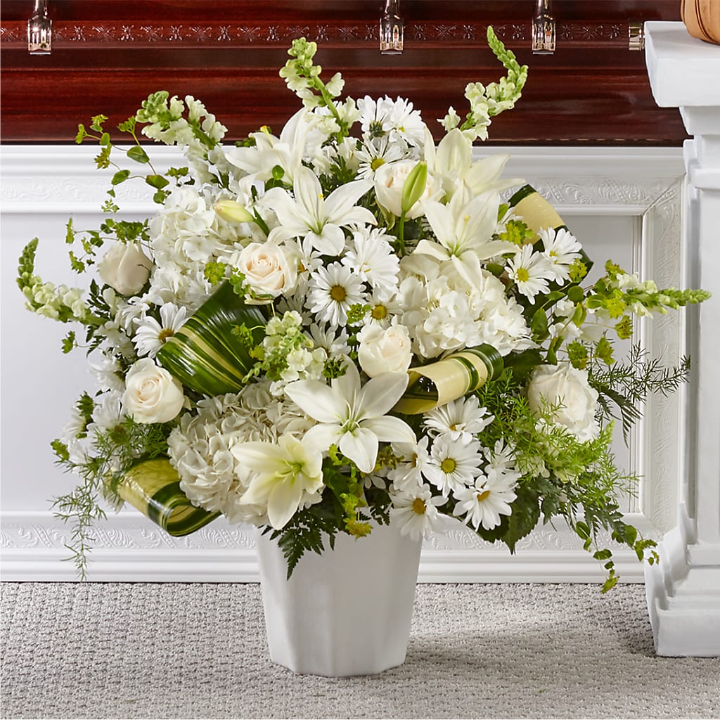 Thoughts of Tranquility Floor Basket – Holtschlag Florist, Quincy IL