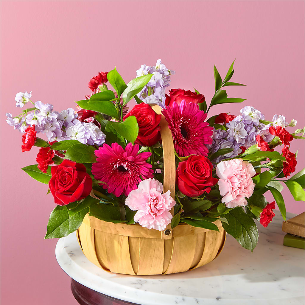 Pink Picnic Basket – Holtschlag Florist, Quincy IL