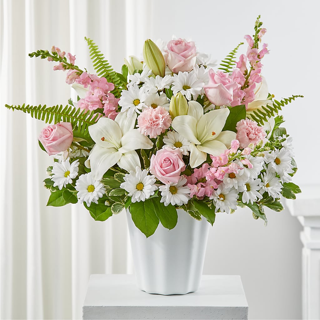 Soft Touch Tabletop Basket – Holtschlag Florist, Quincy IL