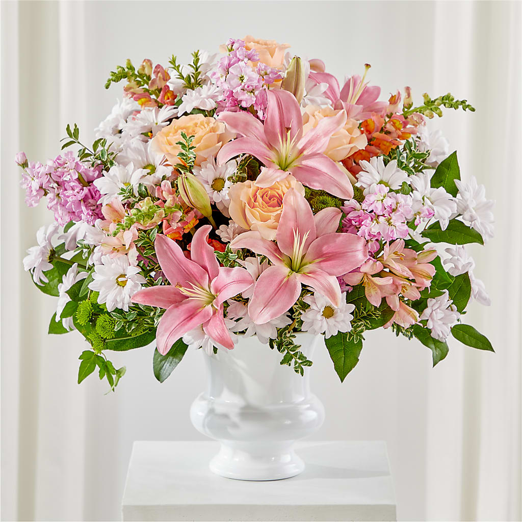 Heartfelt Gesture Urn Arrangement – Holtschlag Florist, Quincy IL