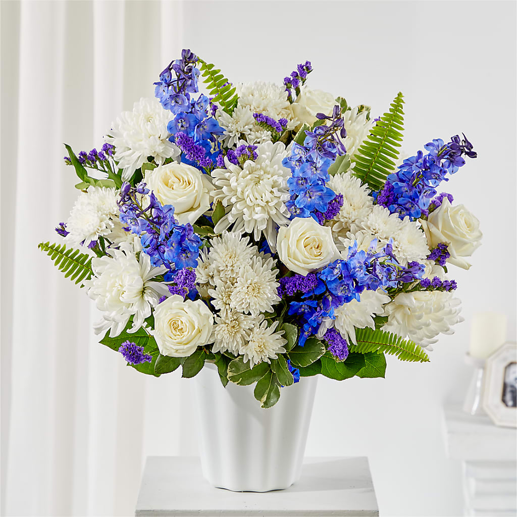 Hold Dear Tabletop Basket – Holtschlag Florist, Quincy IL