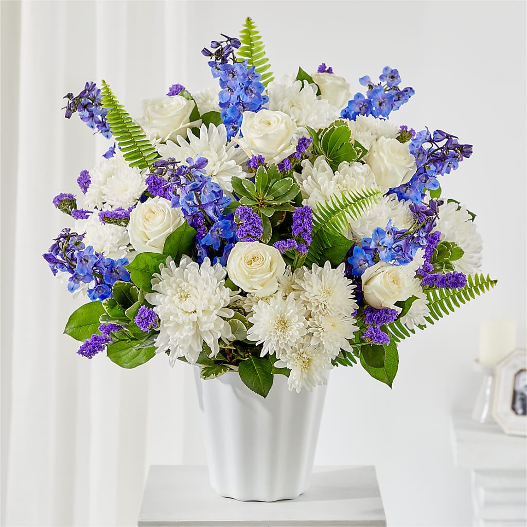 Hold Dear Tabletop Basket – Holtschlag Florist, Quincy IL