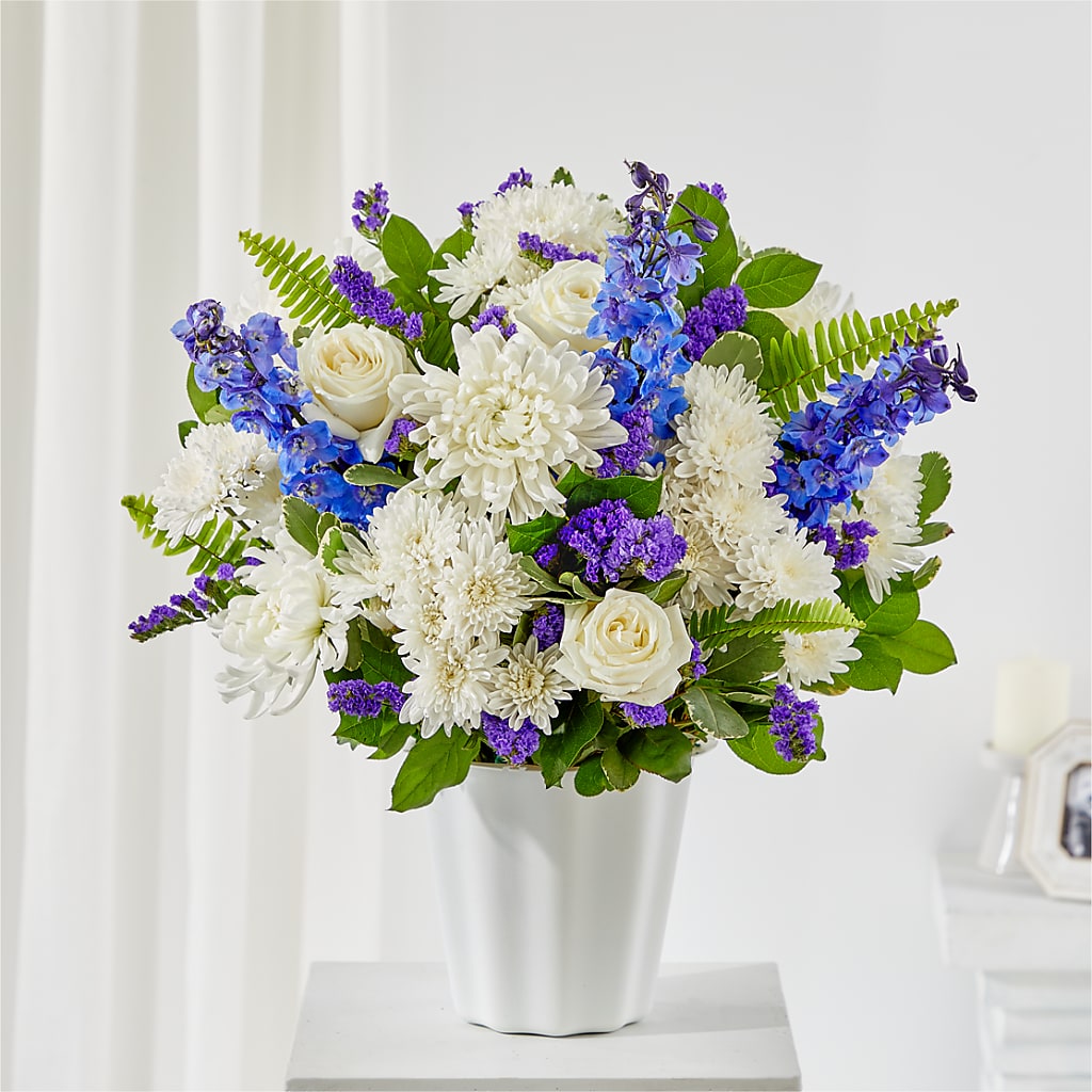 Hold Dear Tabletop Basket – Holtschlag Florist, Quincy IL