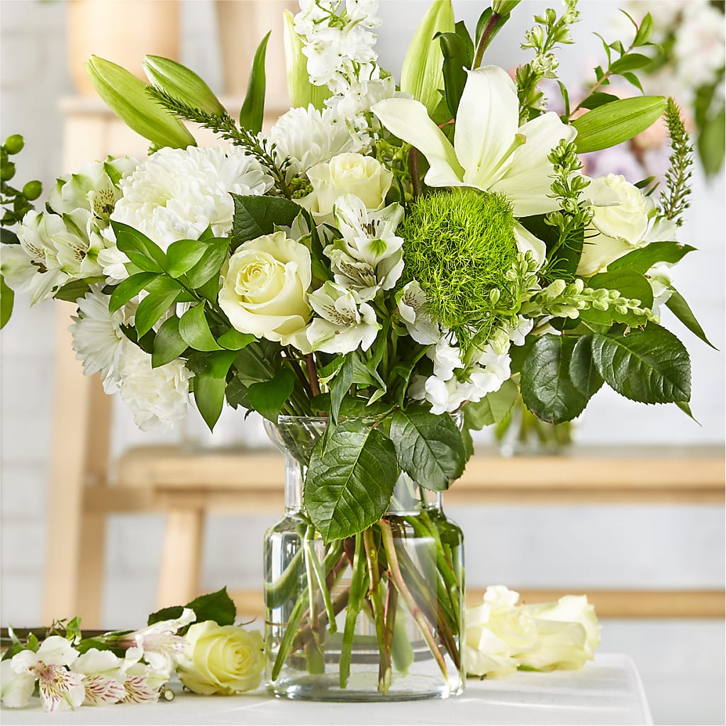 Classic Ivory – A Florist Original – Holtschlag Florist, Quincy IL
