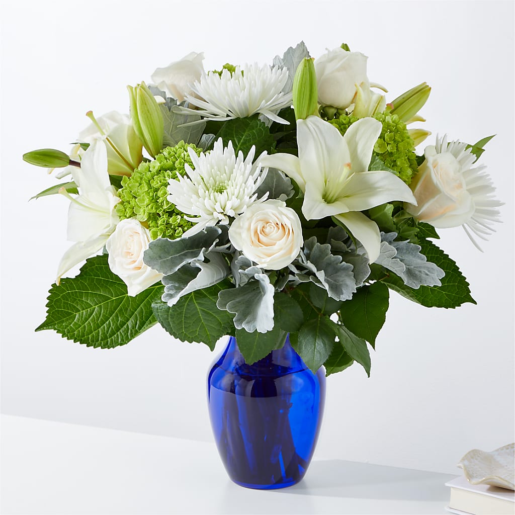 Snowy Dreams Bouquet – Holtschlag Florist, Quincy IL
