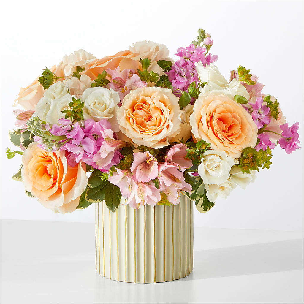 Paradise Bouquet with Ivory Vase – Holtschlag Florist, Quincy IL