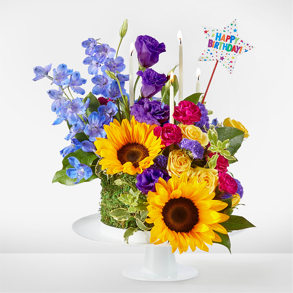 Star of the Day Floral Cake – Holtschlag Florist, Quincy IL