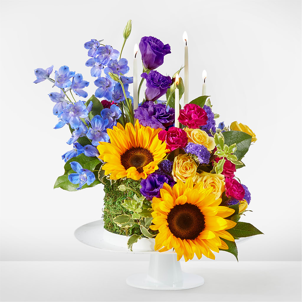 Star of the Day Floral Cake – Holtschlag Florist, Quincy IL