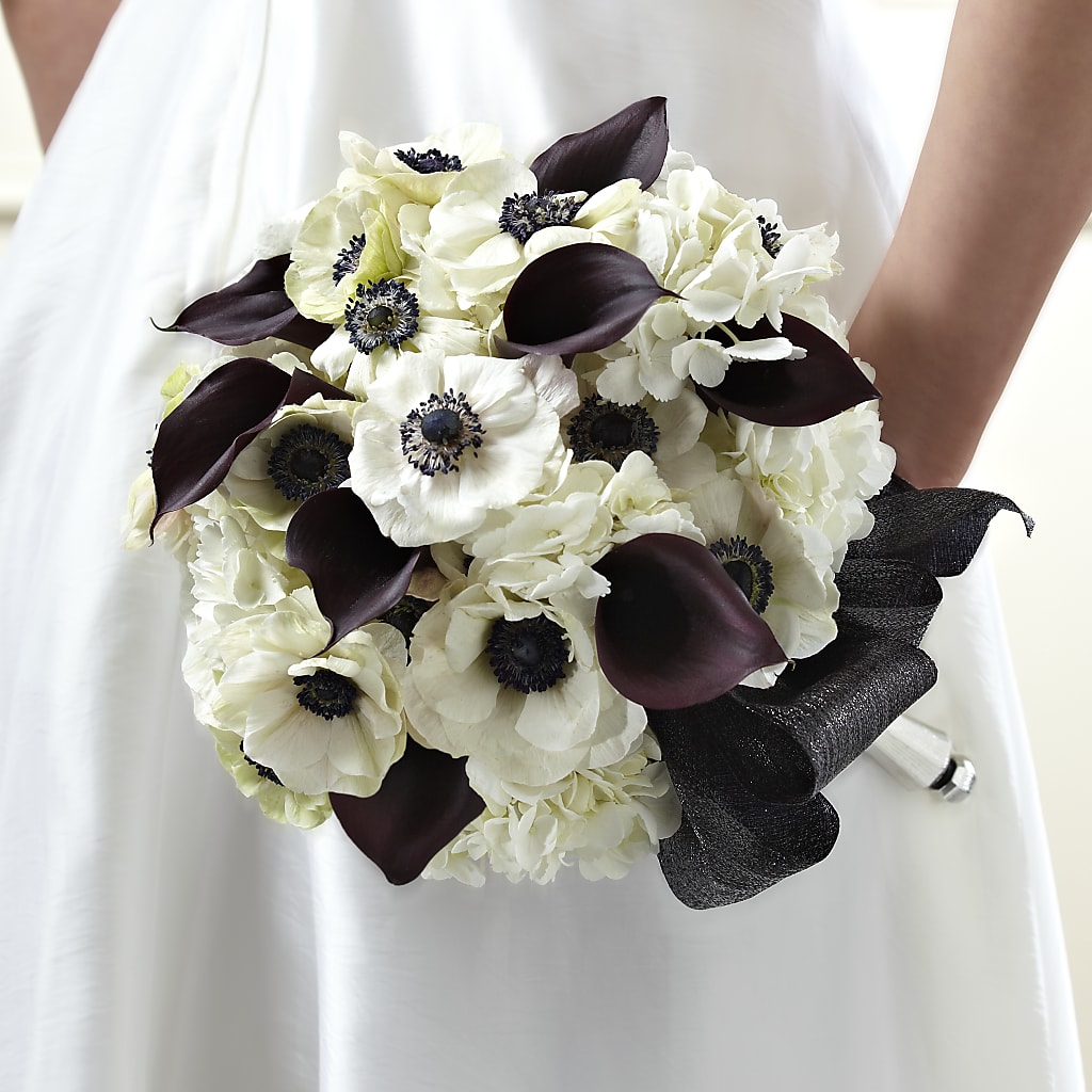 To Have and To Hold Bouquet – Holtschlag Florist, Quincy IL