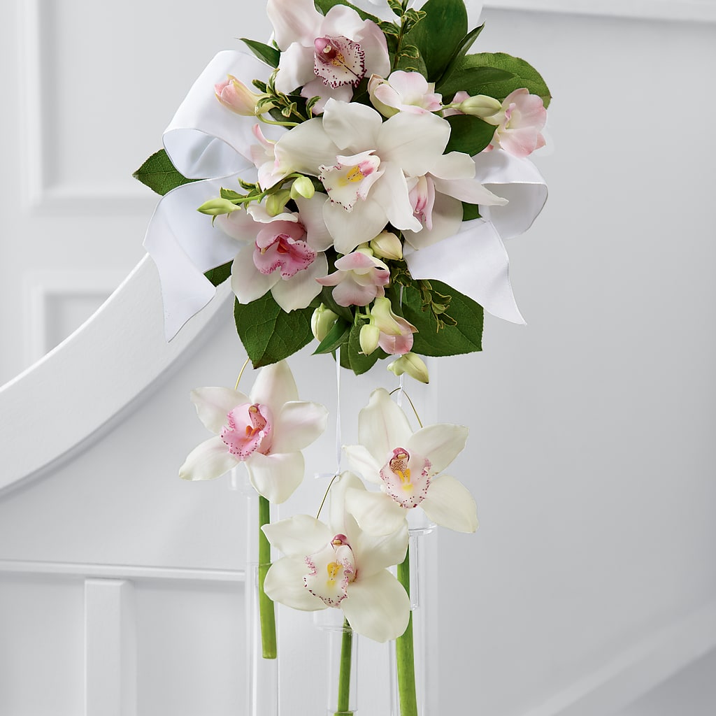 Perfect Entrance Pew Arrangement – Holtschlag Florist, Quincy IL