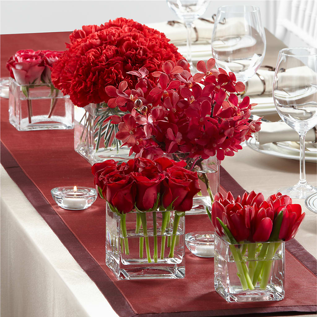 Modern Grace Centerpiece – Holtschlag Florist, Quincy IL