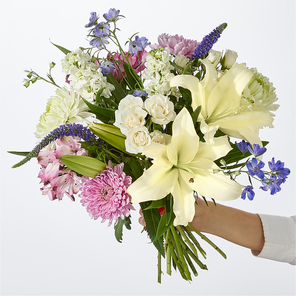 Winter Celebration Bouquet –  Holtschlag Florist, Quincy IL