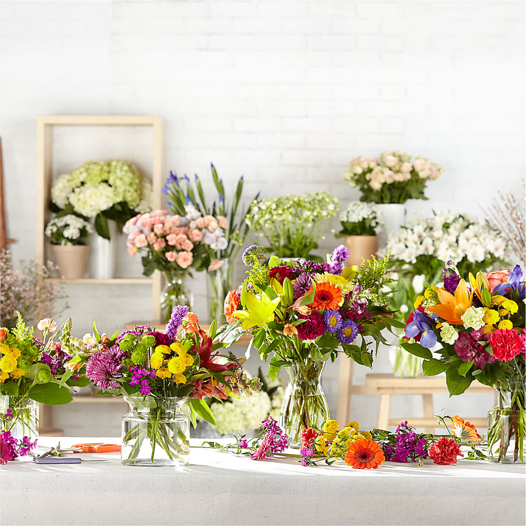 Bold & Bright – A Florist Original –  Holtschlag Florist, Quincy IL