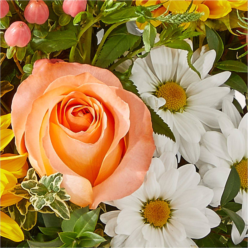 The Good Life Bouquet –  Holtschlag Florist, Quincy IL
