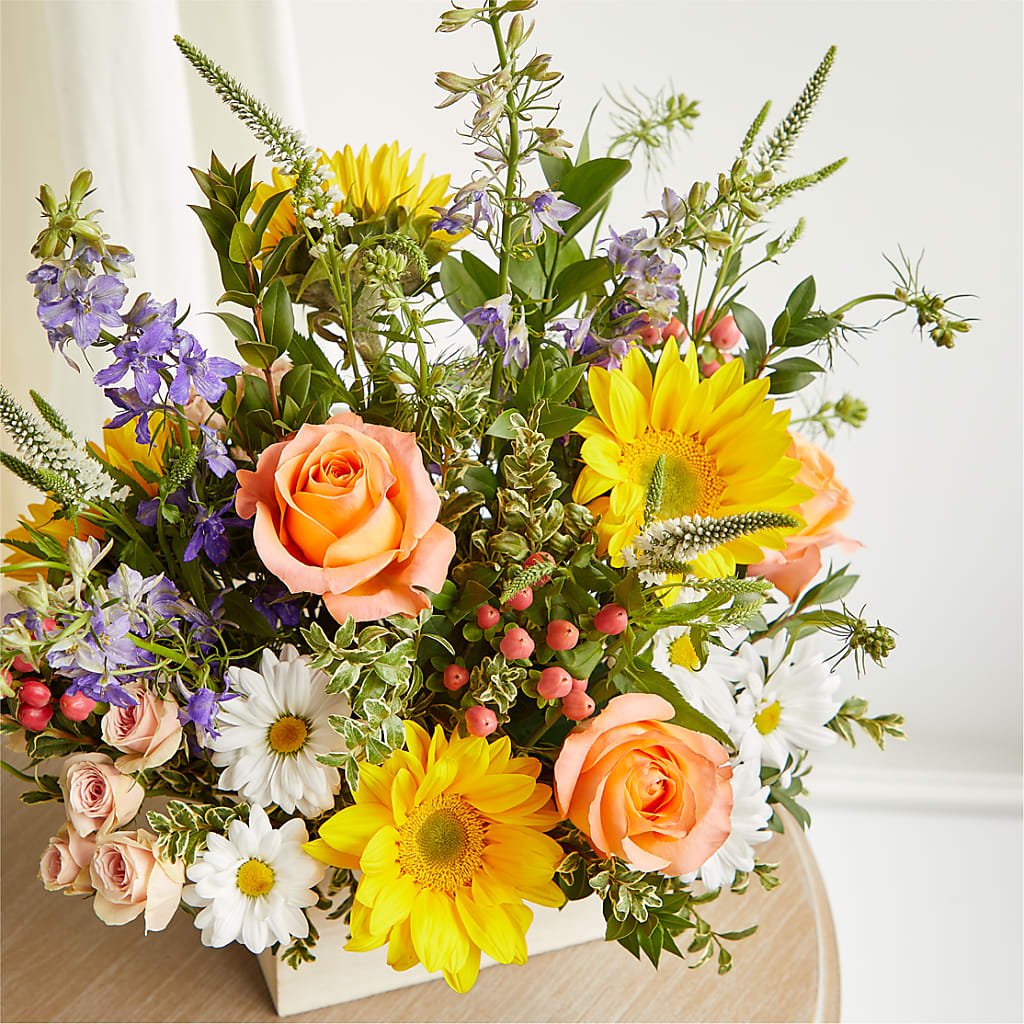 The Good Life Bouquet –  Holtschlag Florist, Quincy IL