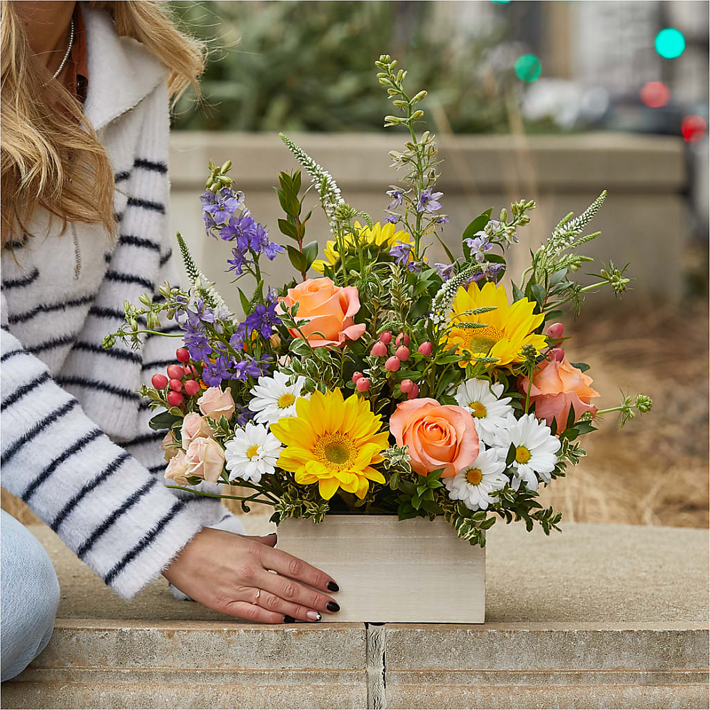 The Good Life Bouquet –  Holtschlag Florist, Quincy IL