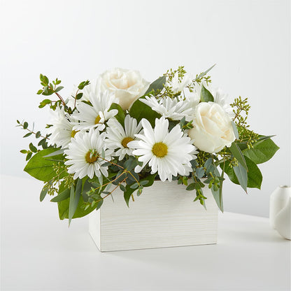 Fresh Linen Box Bouquet –  Holtschlag Florist, Quincy IL