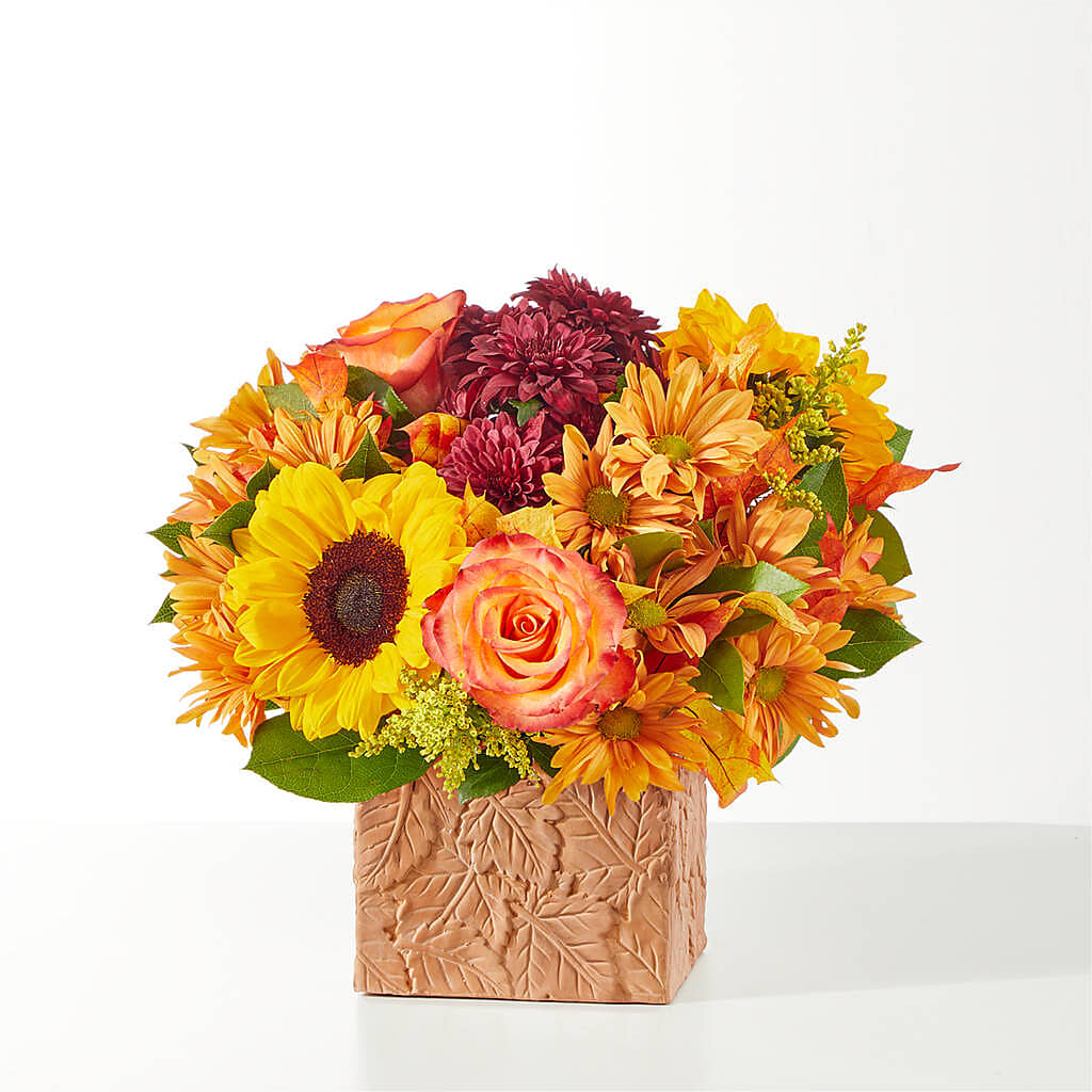 The Outdoors Bouquet –  Holtschlag Florist, Quincy IL