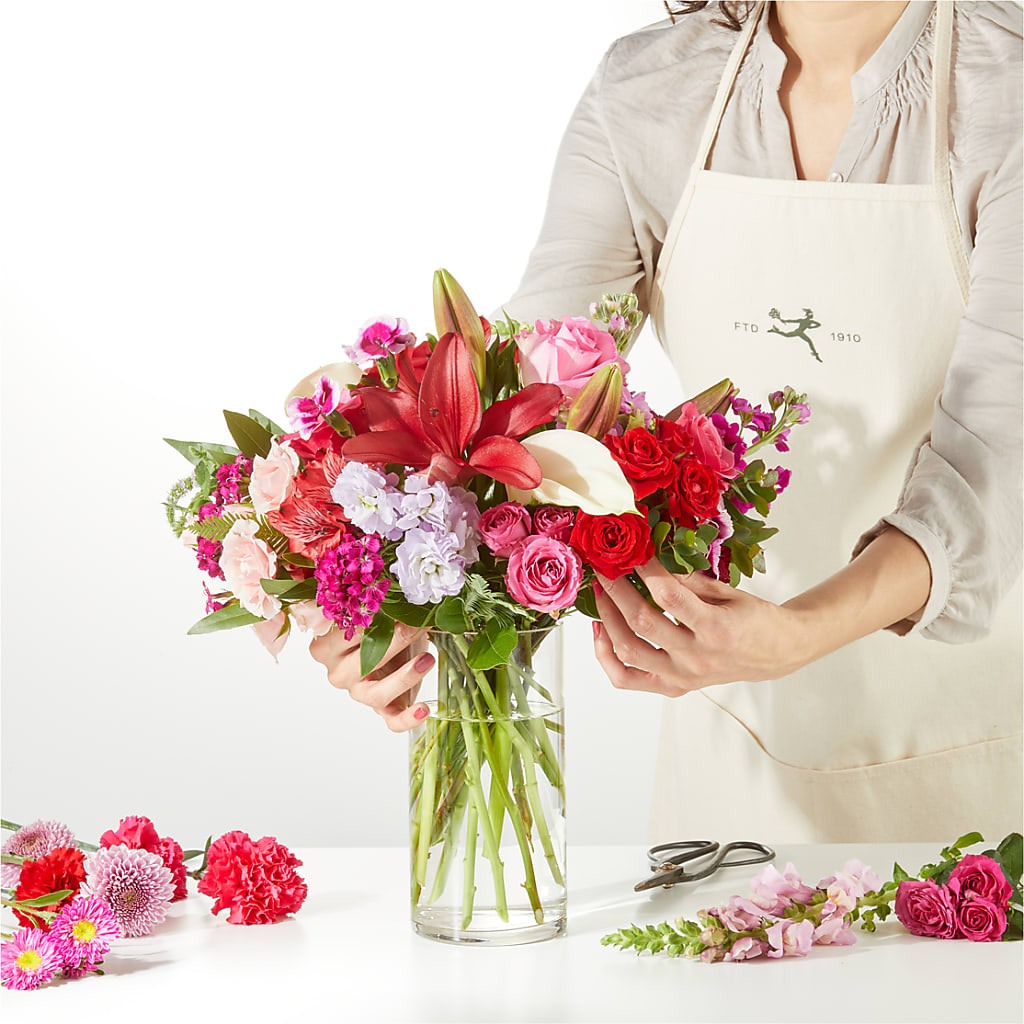 Swooning Over You - A Luxury Florist Original –  Holtschlag Florist, Quincy IL
