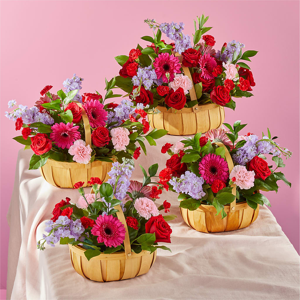 Pink Picnic Basket –  Holtschlag Florist, Quincy IL
