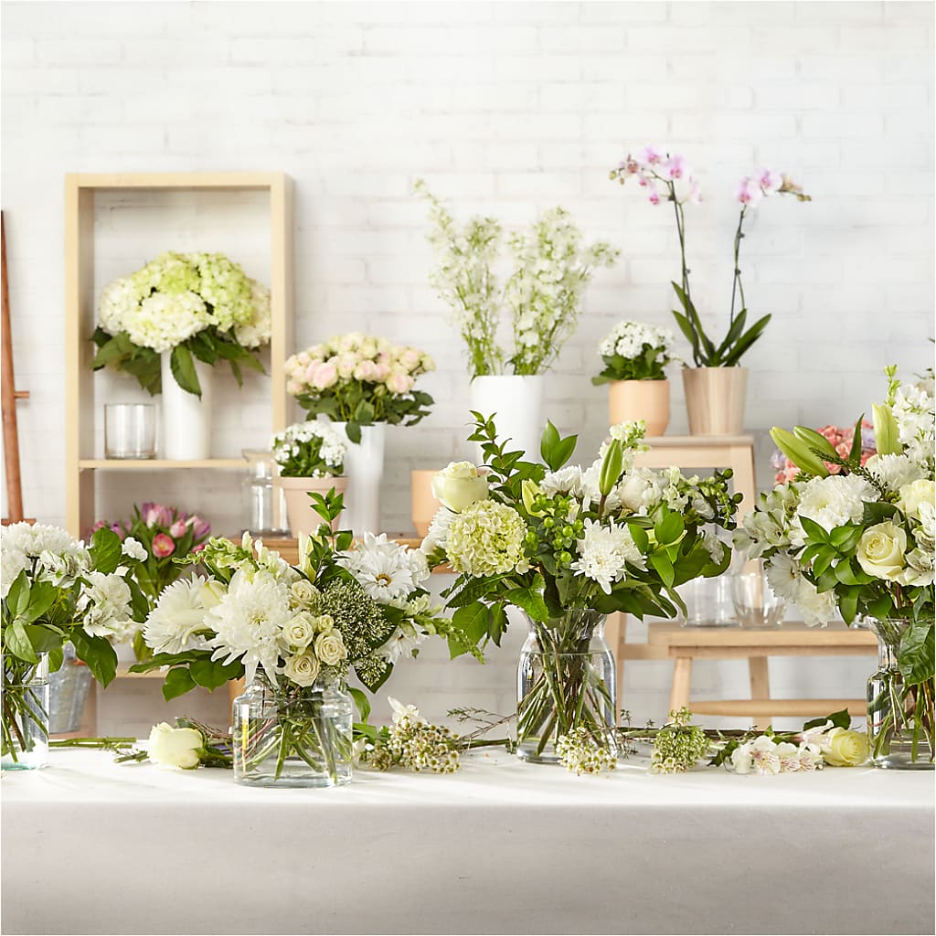 Classic Ivory – A Florist Original –  Holtschlag Florist, Quincy IL