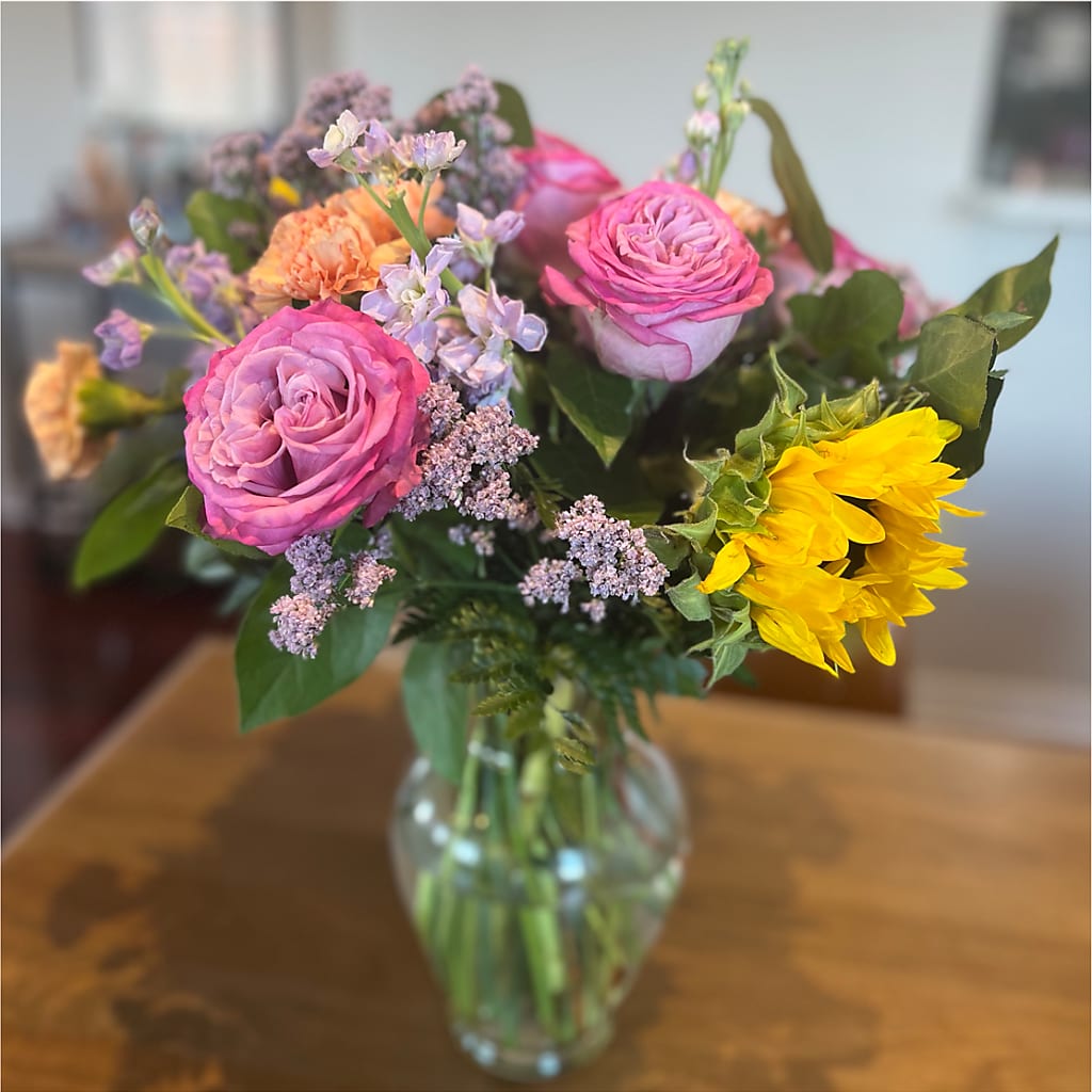 Yellow Brick Road Bouquet –  Holtschlag Florist, Quincy IL