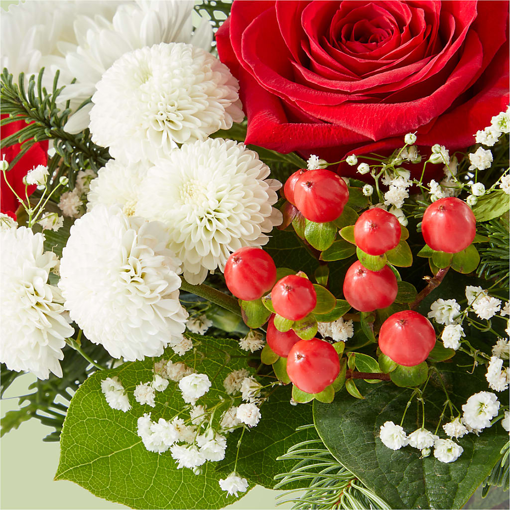 Chance of Flurries Bouquet –  Holtschlag Florist, Quincy IL