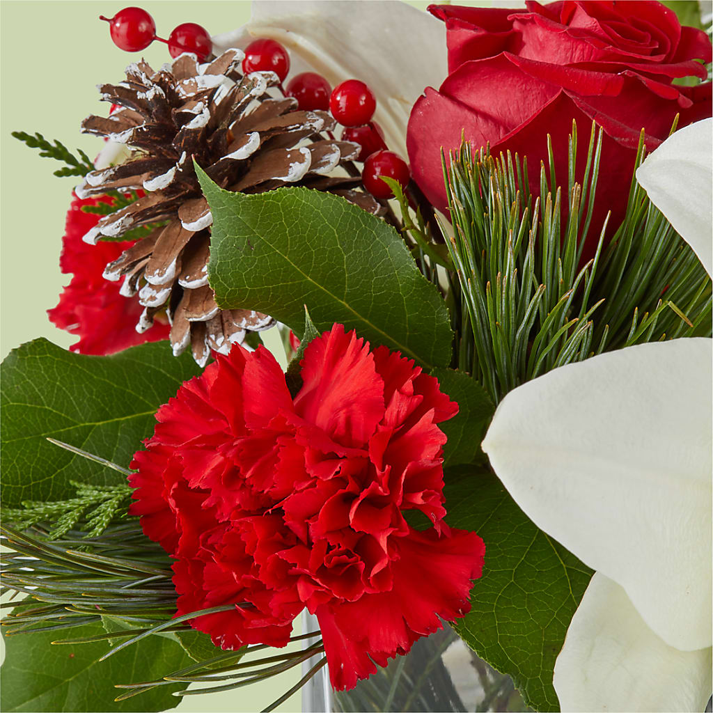 Glistening Icicles Bouquet –  Holtschlag Florist, Quincy IL