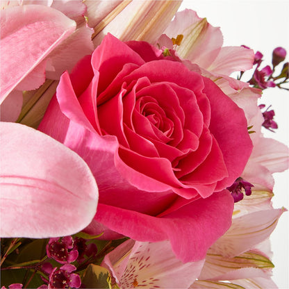 Lucky in Love Bouquet –  Holtschlag Florist, Quincy IL