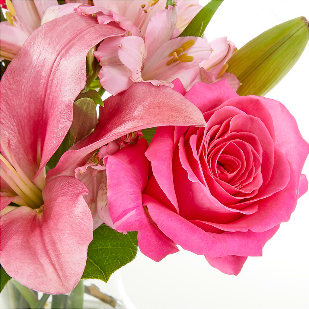 Lots of Love Bouquet –  Holtschlag Florist, Quincy IL