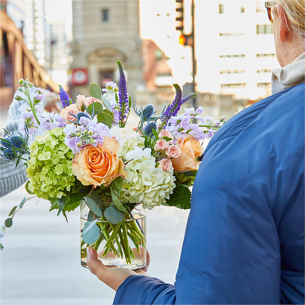 Porch Swing Bouquet –  Holtschlag Florist, Quincy IL