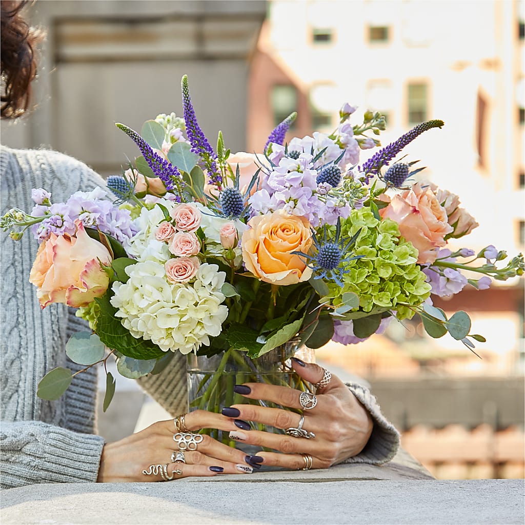 Porch Swing Bouquet –  Holtschlag Florist, Quincy IL
