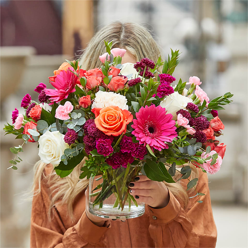 Smell the Roses Bouquet –  Holtschlag Florist, Quincy IL