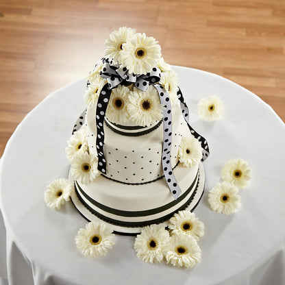Simple Sophistication Cake Décor –  Holtschlag Florist, Quincy IL